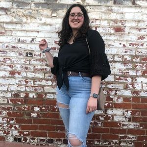 Meet your Posher, Elizabeth